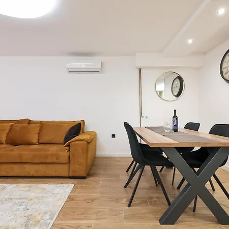 Oscar & Leo Apartmán