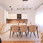 Oscar & Leo Zadar