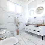 Oscar & Leo Apartman *