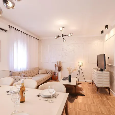 Oscar & Leo Apartment *