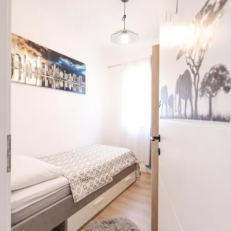 Oscar & Leo Apartment