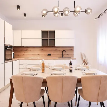 Oscar & Leo Apartment