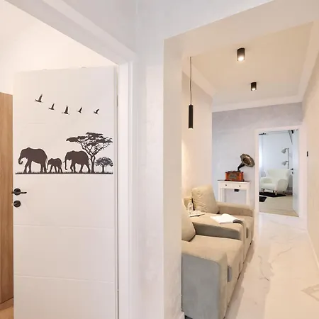 Oscar & Leo Apartment