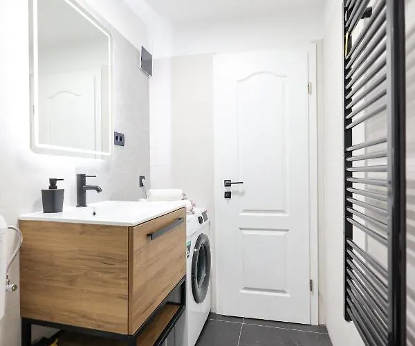 Oscar & Leo 公寓 *